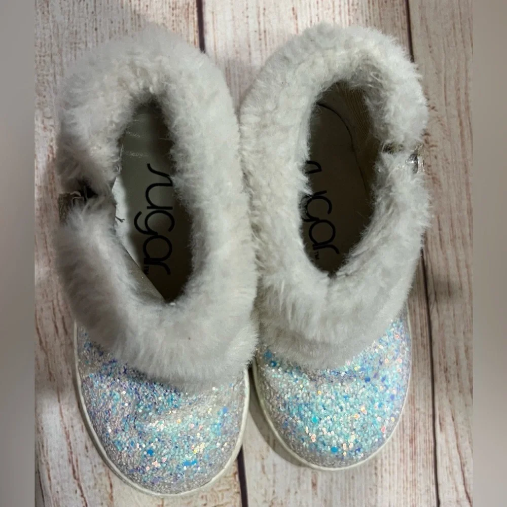 6 Toddler Sugar Sparkle Silver & White Faux Fur Ankle Boots